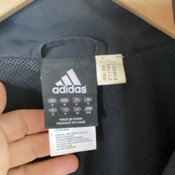 Vintage Y2K Adidas Nylon Jacket In Retro Black And White small - Picture 7 of 7